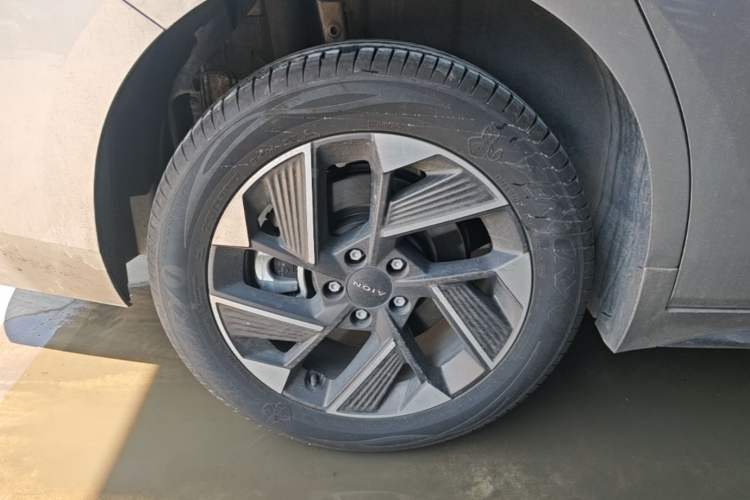 Used AION S Plus 2026 Model Comfort Edition Right Rear Wheel Hub