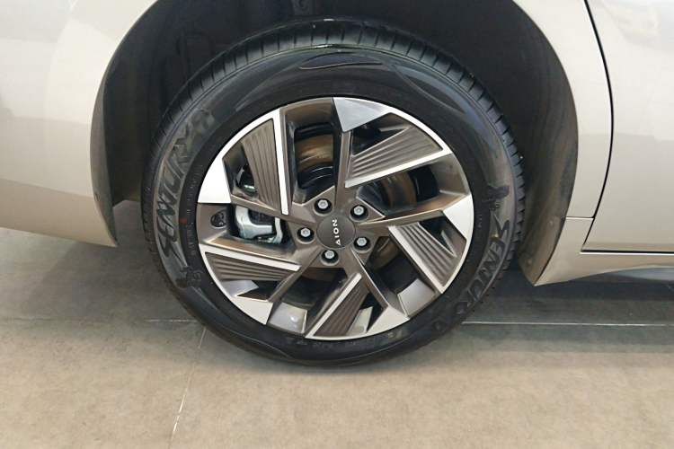 Used AION S Plus 2026 Model Luxury Edition Right Rear Wheel Hub