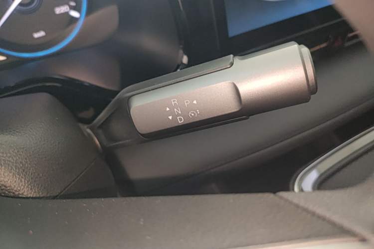 Used AION S Plus 2026 Model Comfort Edition Gear Lever
