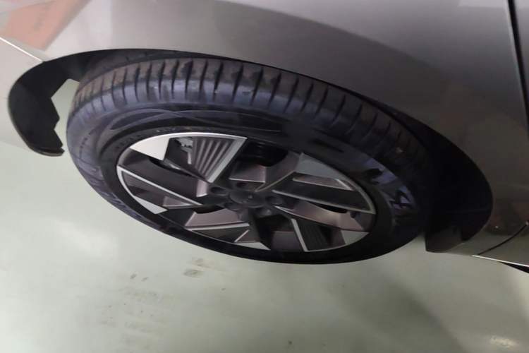 Used AION S Plus 2026 Model Comfort Edition Right Rear Wheel Hub