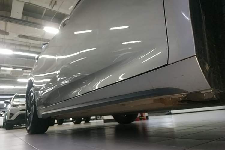 Used AION S Plus 2026 Model Luxury Edition Right Side Sill