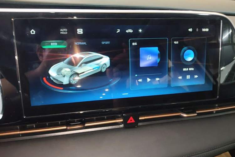 Used AION S Plus 2026 Model Comfort Edition Audio And AC Panel