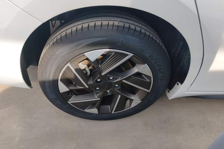 Used AION S Plus 2026 Model Luxury Edition Exterior 5