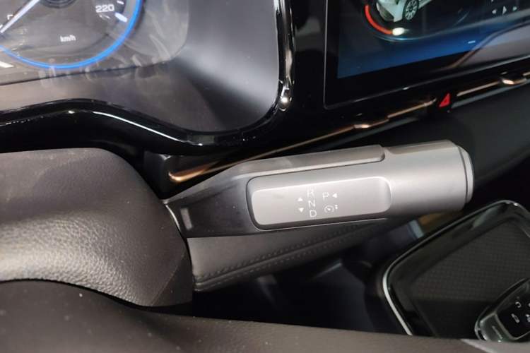 Used AION S Plus 2026 Model Comfort Edition Gear Lever