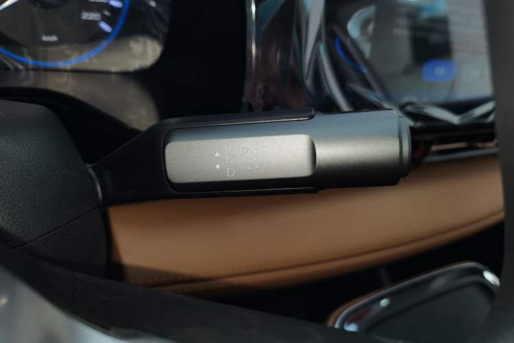 Used AION S Plus 2026 Model Comfort Edition Gear Lever