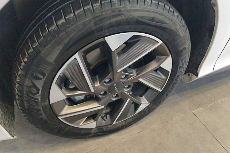 Used AION S Plus 2026 Model Luxury Edition Left Front Wheel Hub
