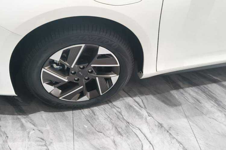 Used AION S Plus 2026 Model Luxury Edition Left Front Wheel Hub