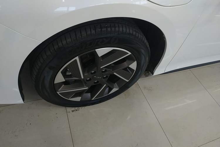 Used AION S Plus 2026 Model Luxury Edition Left Front Wheel Hub