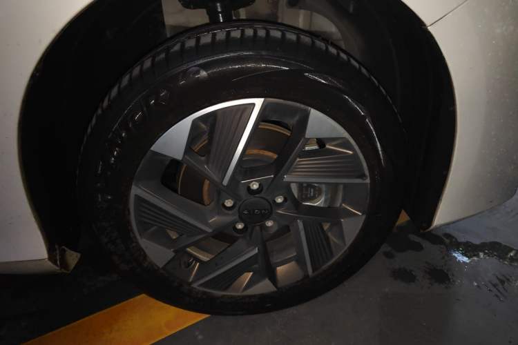 Used AION S Plus 2026 Model Luxury Edition Right Front Wheel Hub