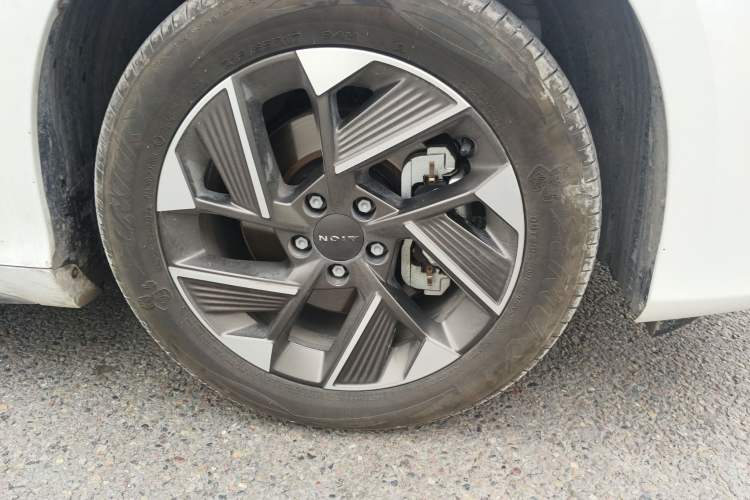 Used AION S Plus 2026 Model Comfort Edition Right Front Wheel Hub