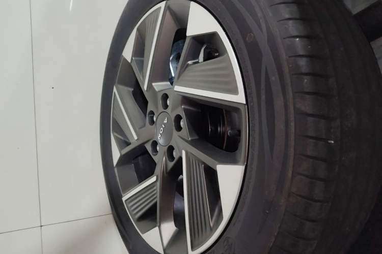 Used AION S Plus 2026 Model Comfort Edition Right Rear Wheel Hub