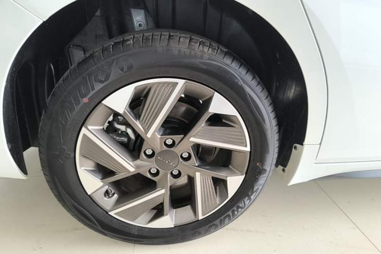 Used AION S Plus 2026 Model Comfort Edition Right Rear Wheel Hub