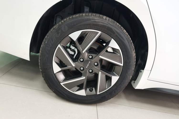 Used AION S Plus 2026 Model Comfort Edition Right Rear Wheel Hub