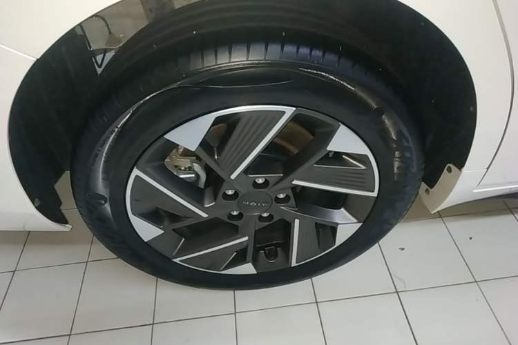 Used AION S Plus 2026 Model Comfort Edition Right Rear Wheel Hub