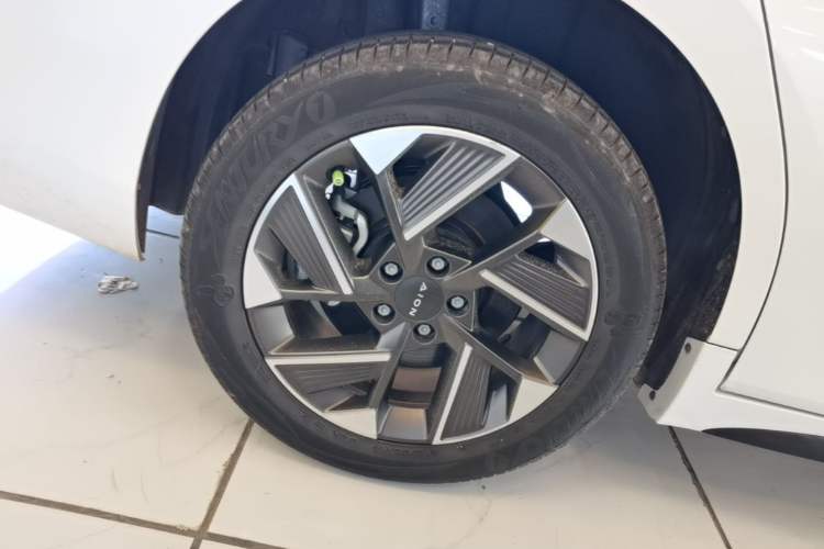 Used AION S Plus 2026 Model Comfort Edition Right Rear Wheel Hub