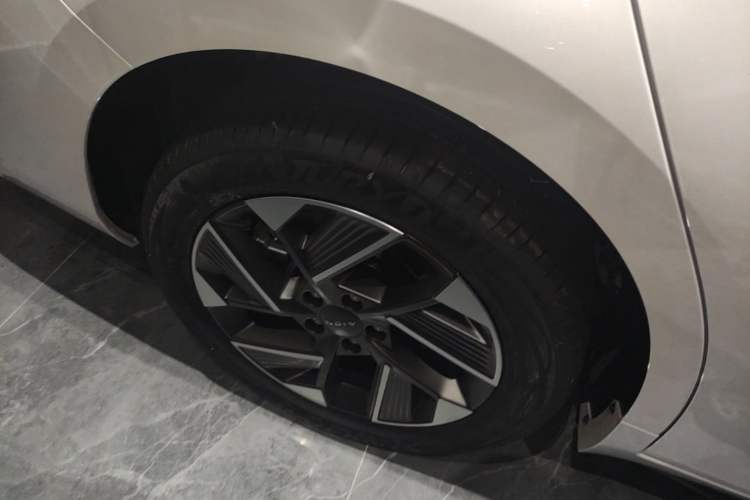 Used AION S Plus 2026 Model Luxury Edition Right Rear Wheel Hub
