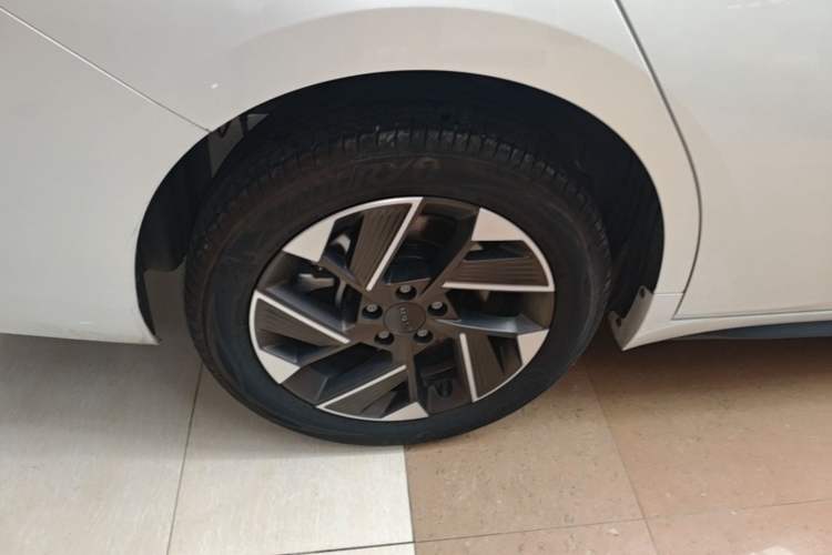 Used AION S Plus 2026 Model Comfort Edition Right Rear Wheel Hub