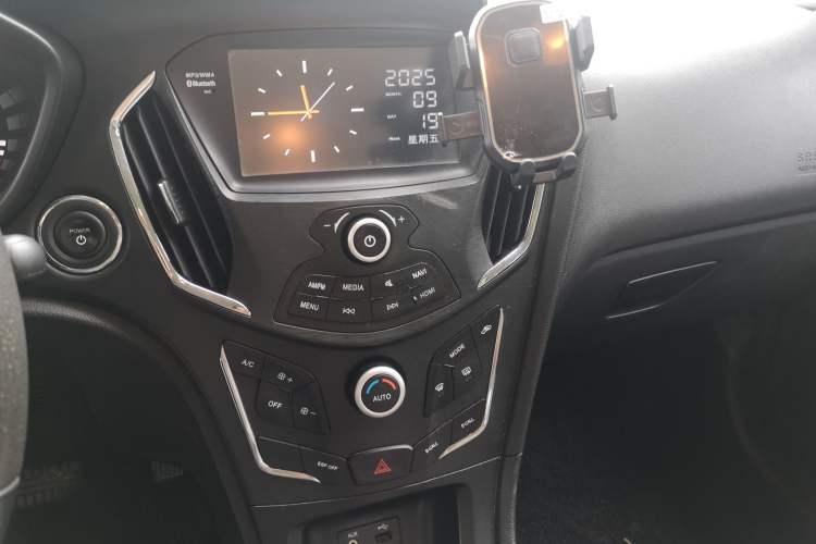 Used AION Trumpchi GA3S PHEV 2017 1.5L Elite Edition Audio And AC Panel