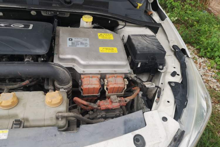 Used AION Trumpchi GA3S PHEV 2017 1.5L Elite Edition Engine Bay Left