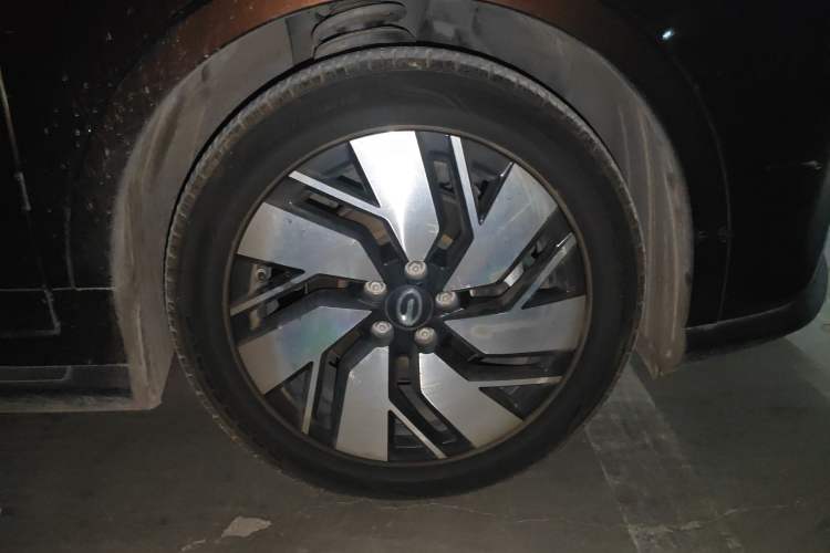 Used AION Trumpchi GE3 2017 310 Prestige Edition Right Front Wheel Hub