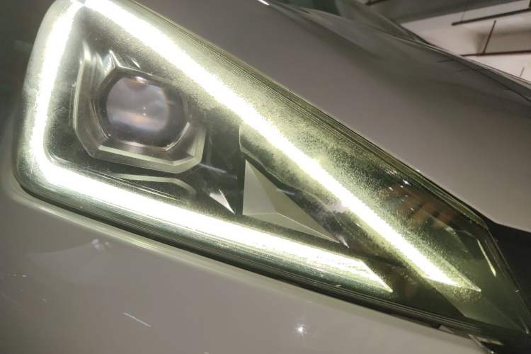 Used AION Trumpchi GE3 2017 310 Smart Edition Right Front Headlight