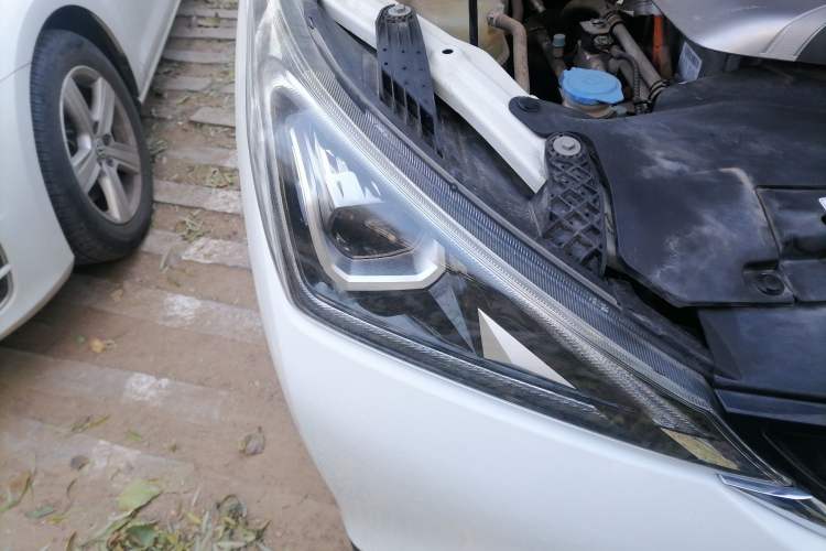 Used AION Trumpchi GE3 2017 310 Smart Edition Right Front Headlight