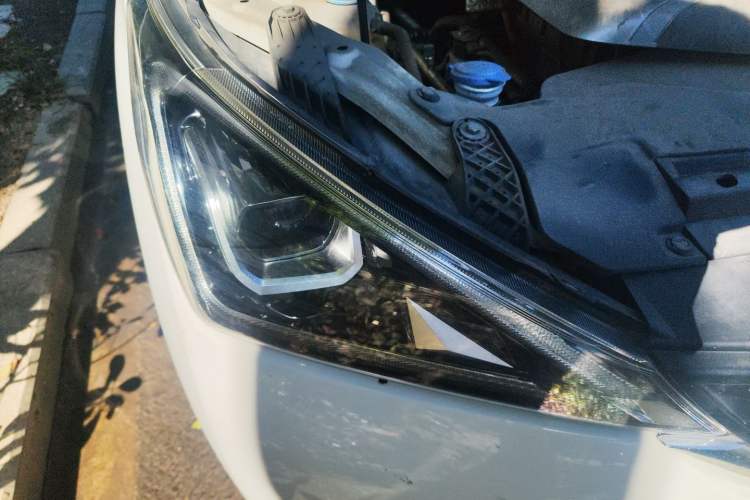Used AION Trumpchi GE3 2017 310 Prestige Edition Right Front Headlight