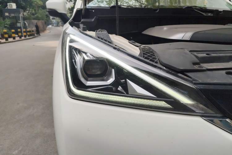 Used AION Trumpchi GE3 2017 310 Smart Edition Right Front Headlight