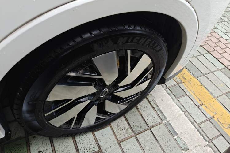 Used AION Trumpchi GE3 2017 310 Smart Edition Right Front Wheel Hub
