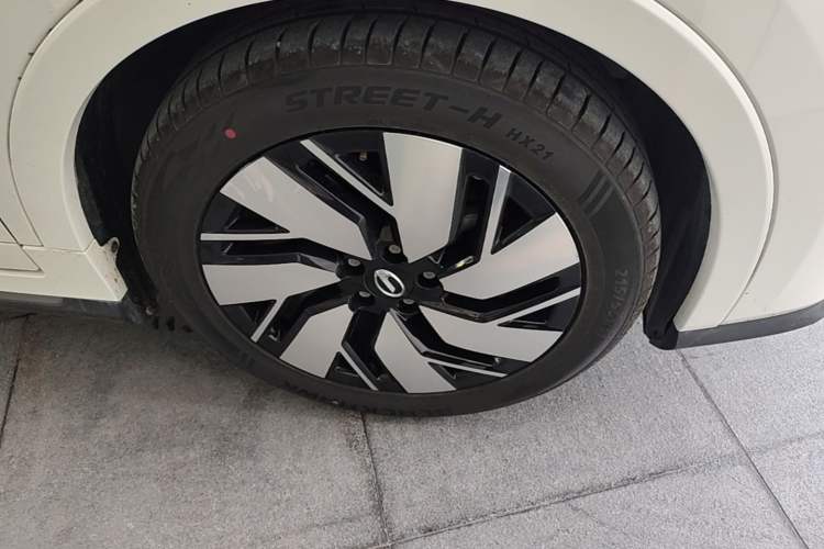 Used AION Trumpchi GE3 2017 310 Smart Edition Right Front Wheel Hub