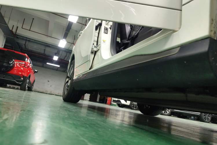Used AION Trumpchi GE3 2017 310 Smart Edition Right Side Sill