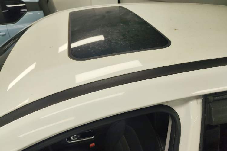 Used AION Trumpchi GE3 2017 310 Smart Edition Roof