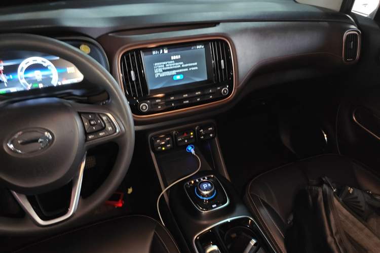 Used AION Trumpchi GE3 2018 530 Internet Enjoyment Version Audio And AC Panel