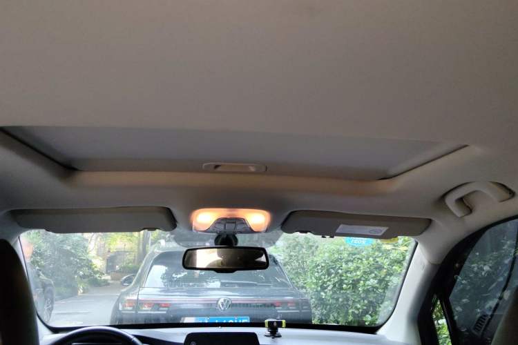 Used AION Trumpchi GE3 2018 530 Internet Premium Edition Headliner