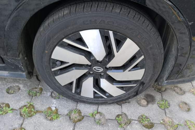 Used AION Trumpchi GE3 2018 530 Internet Enjoyment Version Right Front Wheel Hub