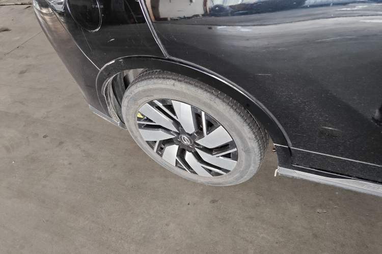Used AION Trumpchi GE3 2018 530 Internet Enjoyment Version Right Rear Wheel Hub