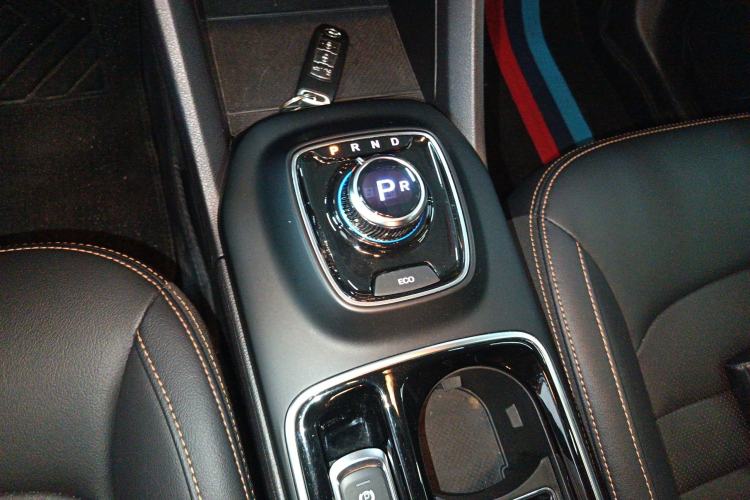 Used AION Trumpchi GE3 2018 530 Internet Enjoyment Version Gear Lever