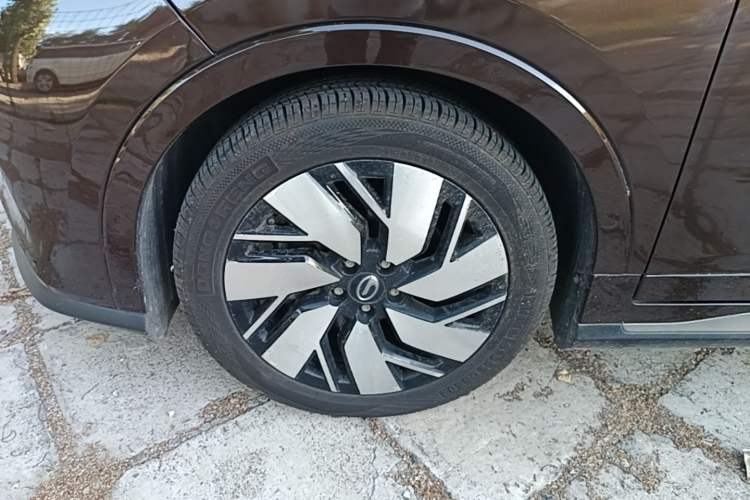 Used AION Trumpchi GE3 2018 530 Internet Enjoyment Version Left Front Wheel Hub