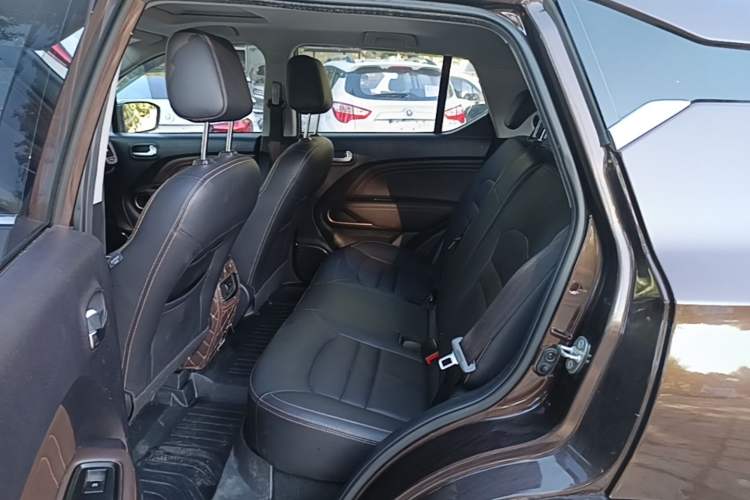 Used AION Trumpchi GE3 2018 530 Internet Enjoyment Version Left Rear Seat