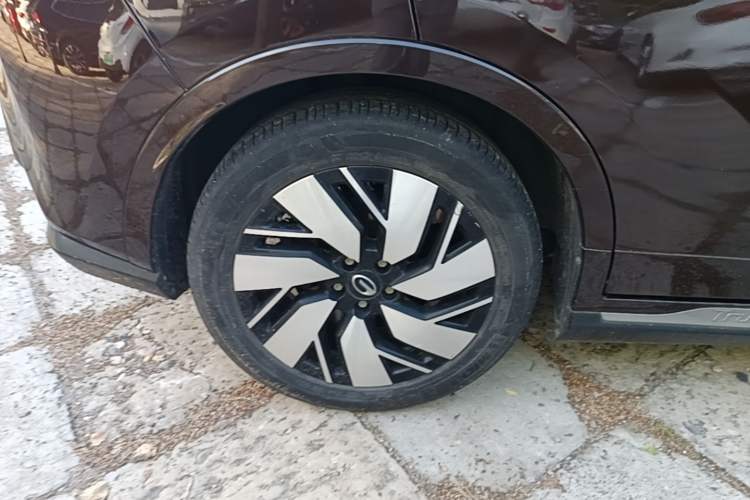 Used AION Trumpchi GE3 2018 530 Internet Enjoyment Version Right Rear Wheel Hub