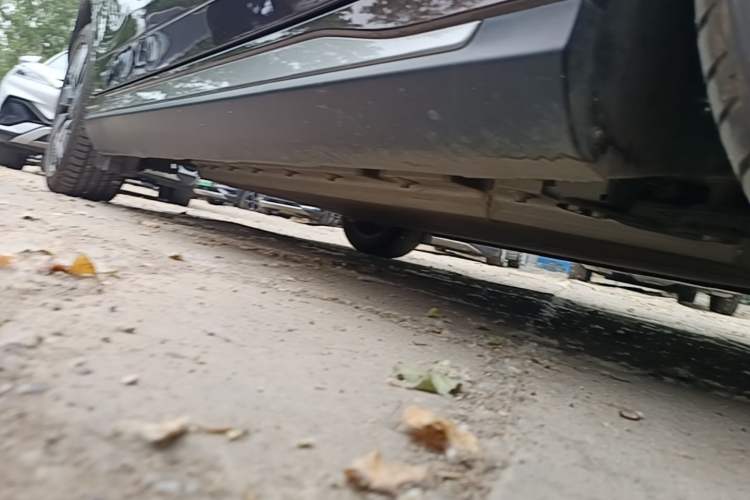 Used AION Trumpchi GE3 2018 530 Internet Premium Edition Right Side Sill