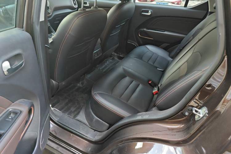 Used AION Trumpchi GE3 2018 530 Internet Enjoyment Version Left Rear Seat