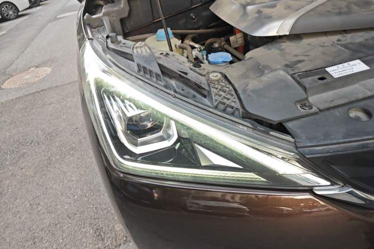 Used AION Trumpchi GE3 2018 530 Internet Enjoyment Version Right Front Headlight