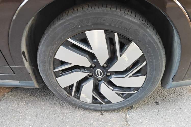 Used AION Trumpchi GE3 2018 530 Internet Enjoyment Version Right Front Wheel Hub