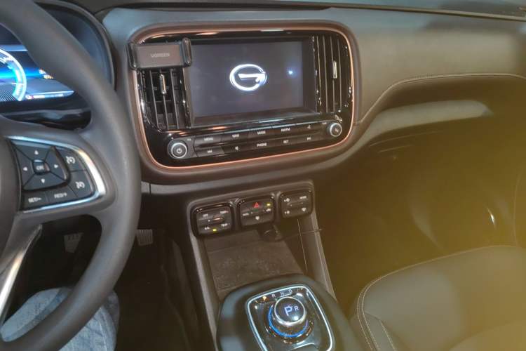 Used AION Trumpchi GE3 2018 530 Internet Enjoyment Version Audio And AC Panel