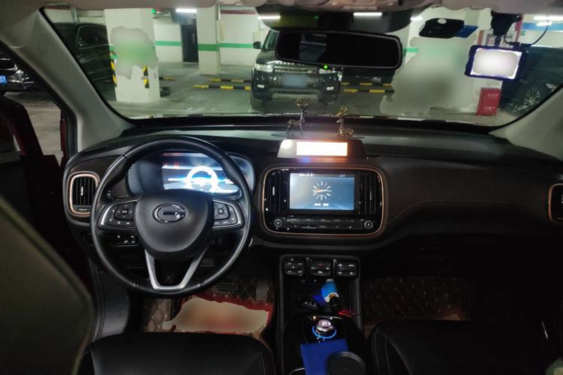 Used AION Trumpchi GE3 2018 530 Internet Premium Edition Center Console