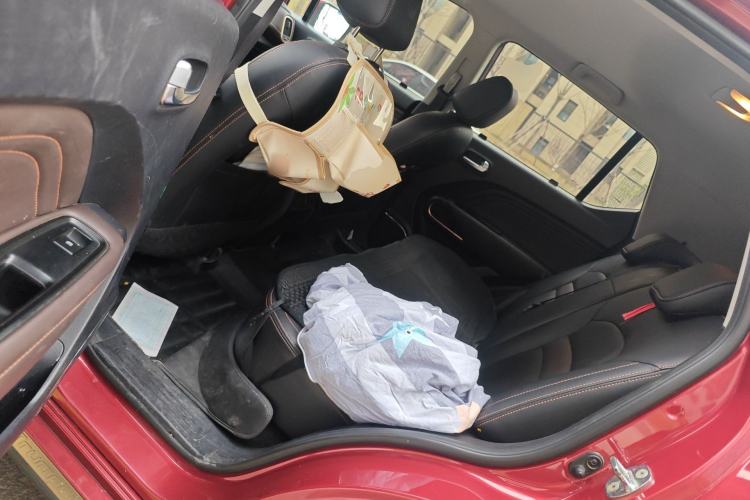 Used AION Trumpchi GE3 2018 530 Internet Enjoyment Version Left Rear Seat