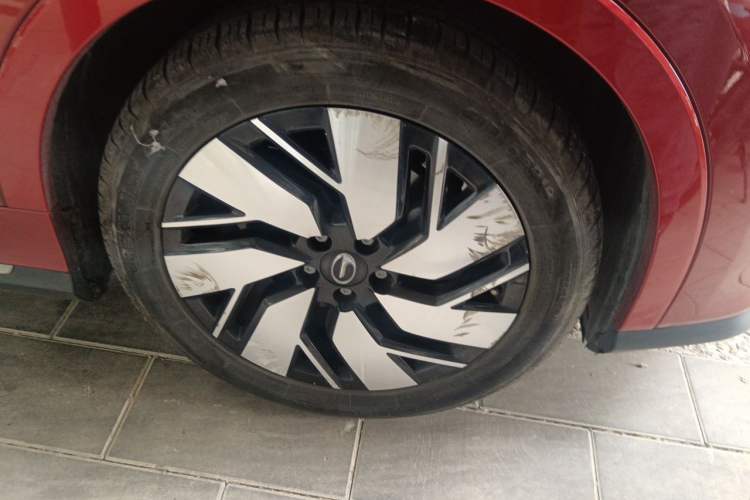Used AION Trumpchi GE3 2018 530 Internet Enjoyment Version Right Front Wheel Hub