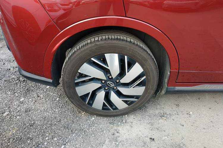 Used AION Trumpchi GE3 2018 530 Internet Enjoyment Version Right Rear Wheel Hub