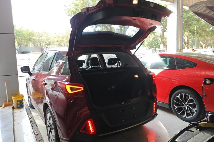 Used AION Trumpchi GE3 2018 530 Internet Enjoyment Version Trunk